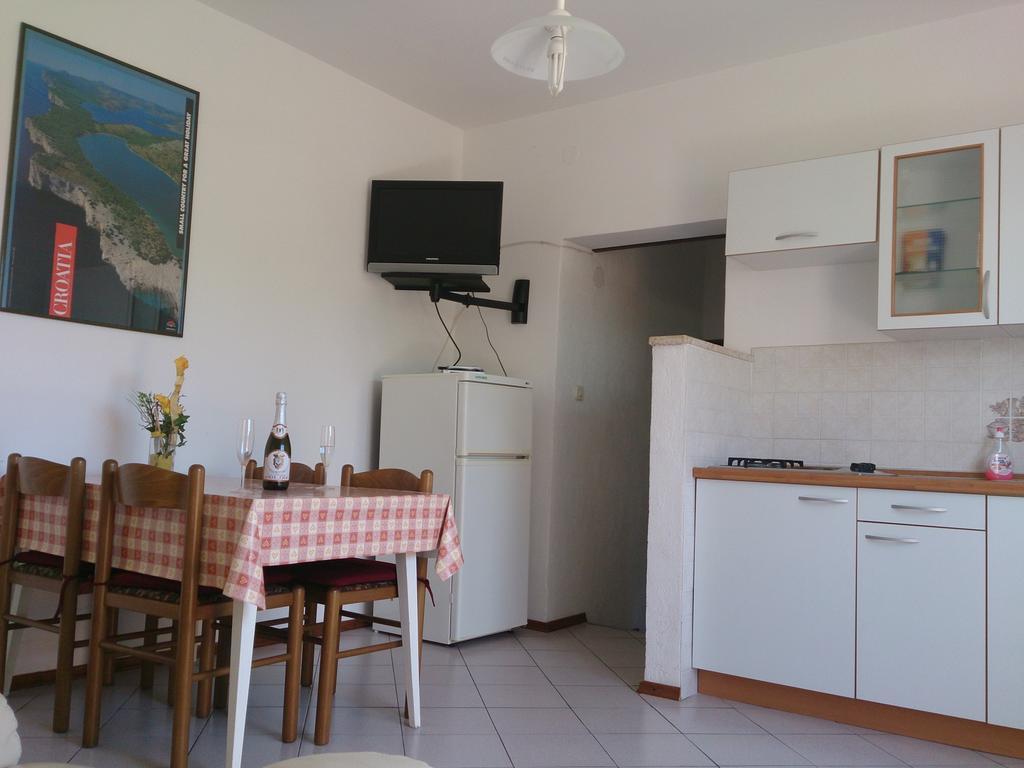 Apartments Valentino Supetarska Draga Rom bilde
