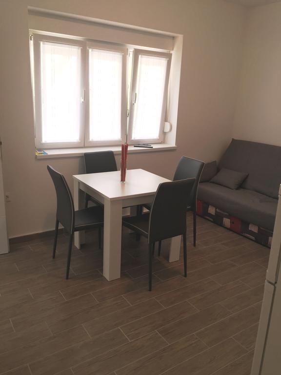 Apartments Valentino Supetarska Draga Eksteriør bilde